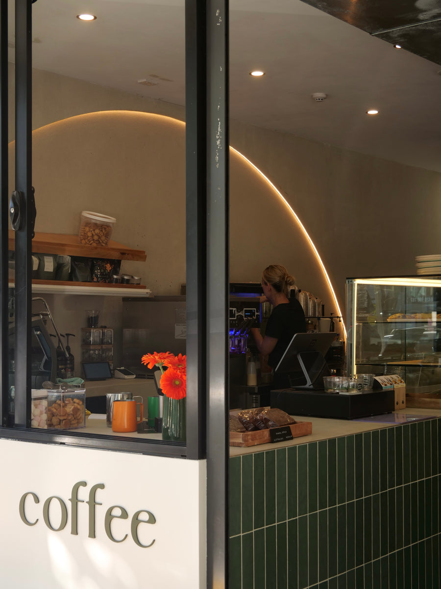 Bellas Corner cafe